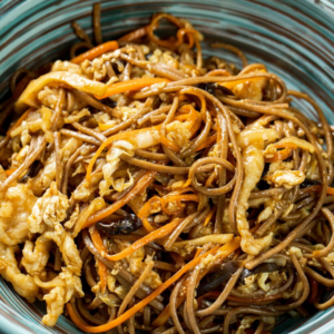 Гречневая лапша с курицей